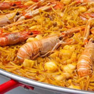 FIDEUÀ DE PEIX I MARISC